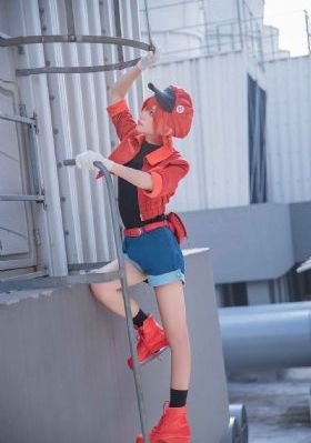 欧美湿润大屁股在线看_完结成长在线视频免费观看